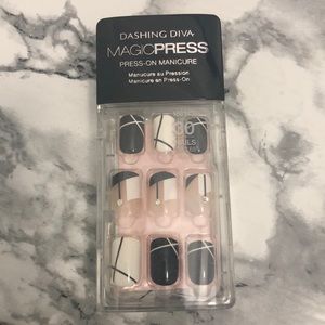 Dashing diva press on manicure